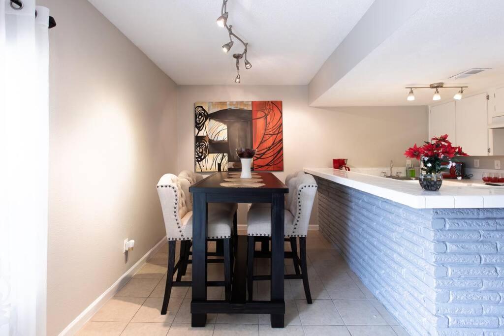 Urban 2Br Apartment In The Heart Of The Heights Хьюстон Экстерьер фото